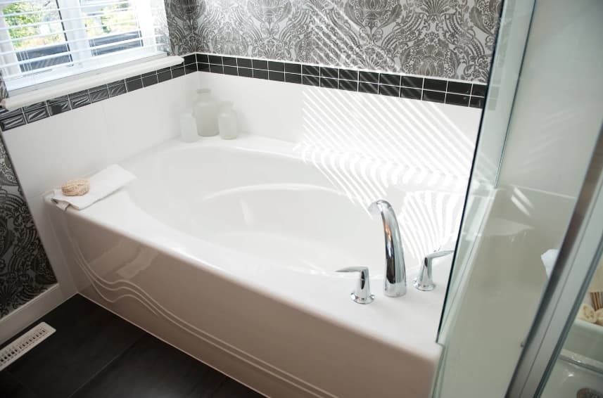 Bathtubs and Beyond at work
